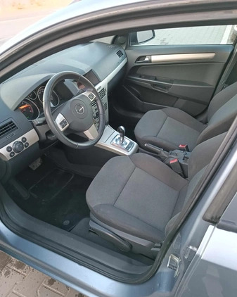 Opel Astra cena 11300 przebieg: 159000, rok produkcji 2007 z Toruń małe 232